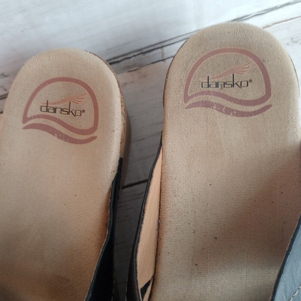 Dansko Serena Size 39 Black Leather Flower Sandal - Picture 8 of 10